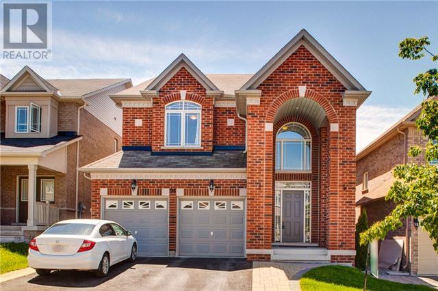 94 OLD FIELD Crescent, Newmarket, Ontario