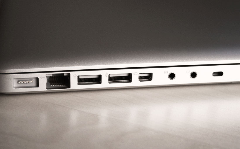 does macbook have usb port