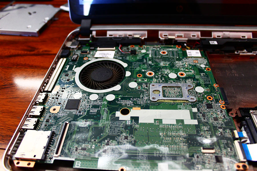 hp14-v148ca_disassembly_lcd_replacement15